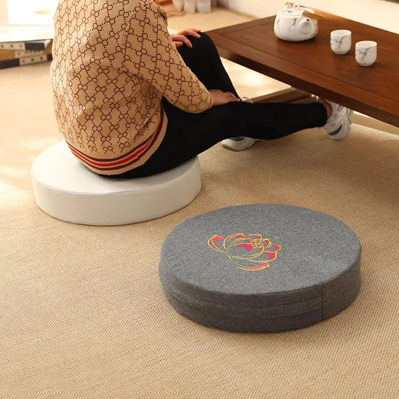 Eksklusiv Rund Zafu Meditasjonspute med Lotusbroderi